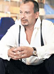 Антон Макарский попал в любовный треугольник