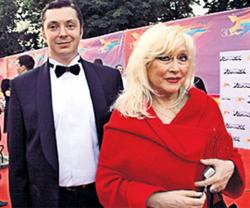 Никита Михалков вставил зубы